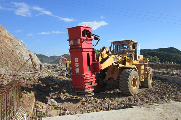 Safety operation specification for high speed hydraulic compactor(图1)